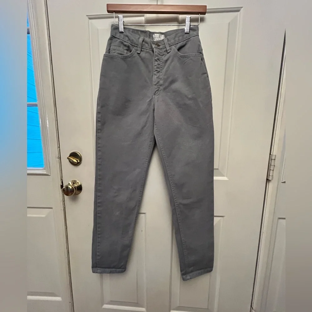 Vintage 90s Mom Jeans in grey twill denim. Size 4 (more like a 2). Decent shape!